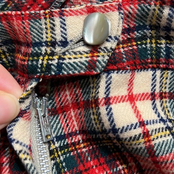 Vintage Pendleton Red Green Plaid Virgin Wool Skirt Sz 12 Waist 26” - Picture 10 of 12